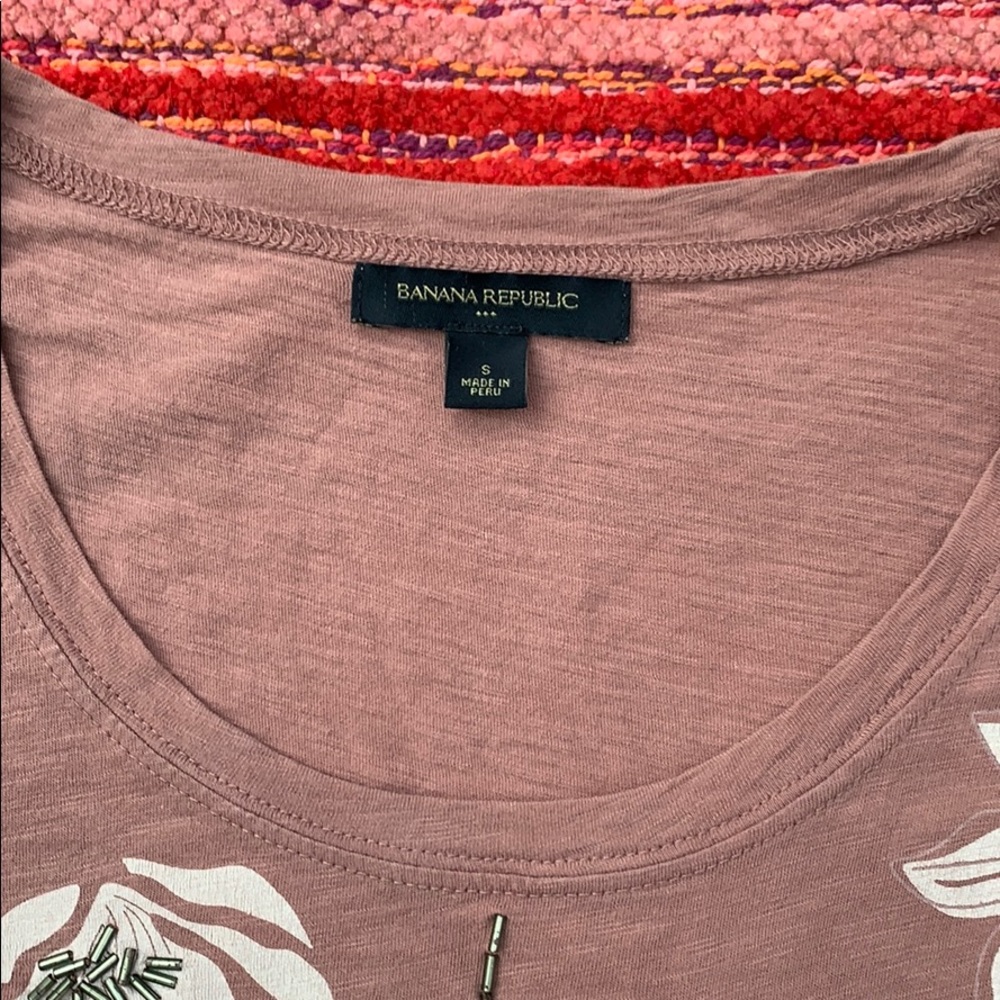 Banana Republic T-Shirt, Sequined Floral Top,  Casual V-Neck Top - Picture 4 of 7